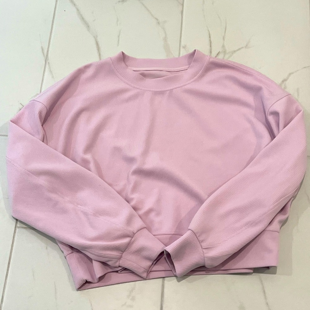 Lululemon softstreme ribbed cropped sweatshirt in baby pink!
